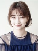 顔まわりレイヤーが大人可愛い♪ぱつっと耳かけ小顔ボブ