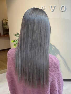 ブリッツ レボ(BLITZ-REVO) 2回ブリーチで作る透明感抜群シルバー!