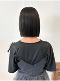 顎下ボブ ぷつんとカット グレージュカラー