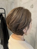 プラスシー(+C)&nbsp;白髪ぼかしハイライトでグレージュカラー！福岡ハイライト