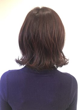 マド(Mado) 動くぱっつんボブ+レッドブラウン