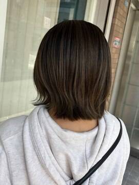 リノ(Lino) オリーブグレージュ×くびれスタイル