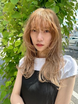 オアシス(oasis)の写真/トレンドのグレージュ/透け感カラーはoasisで♪遊び心のあるポイントデザインなど繊細なカラー技術を堪能―