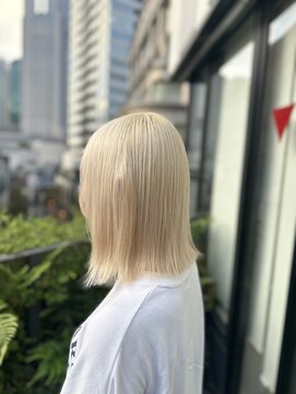 グランルシア(GRAN Lucia) ホワイトブロンド◎