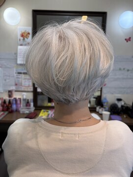 サロンドミナ(SALON DE MINA) マッシュショート