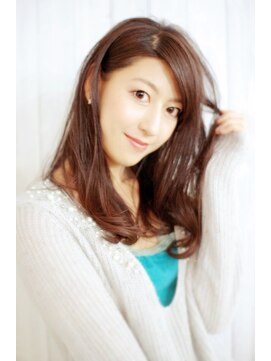 ヘアリゾート ラグーン(hair+resort lagoon) マロンカラーでしっとり美人ロング&ニットが似合うラフパーマ