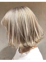 ジーナ(XENA)&nbsp;ホワイトブロンド