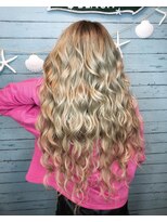 カルフール ロコ 草加西口店(Carrefour LOCO) 明るめプラチナブロンドベージュ