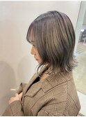 ハイトーングレージュ