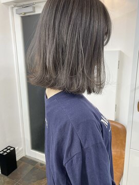 イコ 表参道原宿(ico) 切りっぱなしボブ オリーブグレージュ イルミナカラー