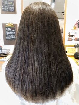 イエロー(yellow)の写真/毎日キレイが続いてほしいから...薬剤は髪や地肌に優しいものを厳選【yellow】のストレートでツヤ美髪へ☆