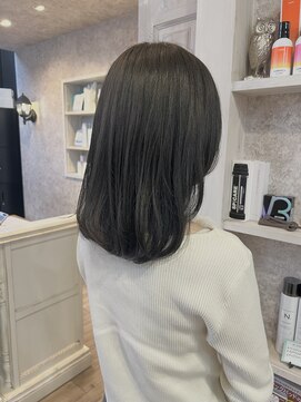 キャアリー(Caary) 福山美容室caary 内巻きミディ顔まわりレイヤーオリーブグレー