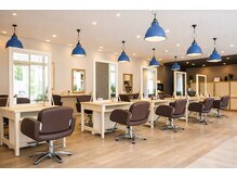 ブルーム 八千代緑が丘(bloom)の雰囲気（店内☆ブルーを基調とし落ち着いた雰囲気♪）