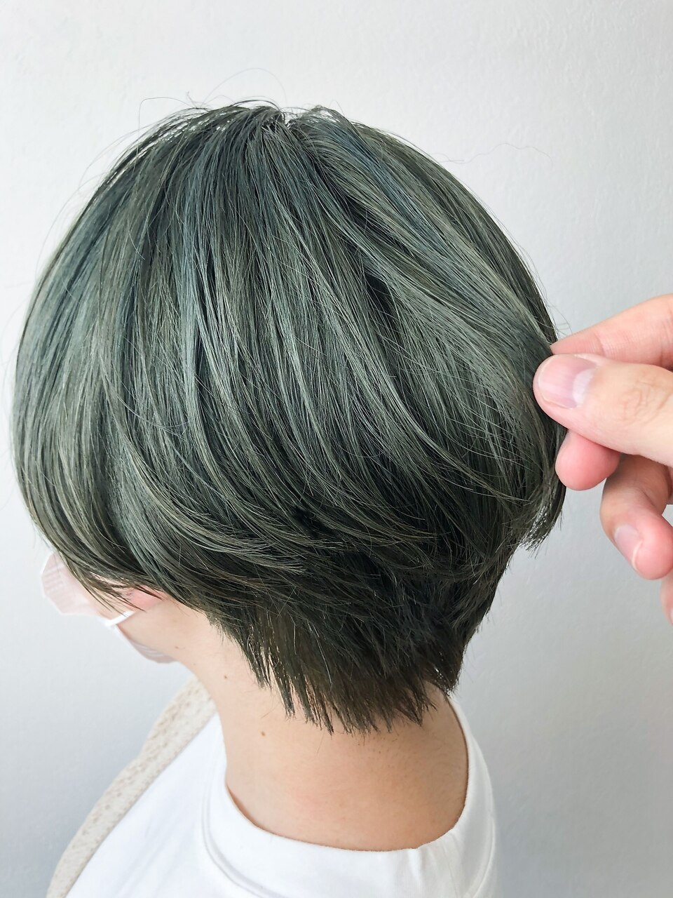 オリーブ グリーン ブリーチ1回 ショートヘア マッシュショート