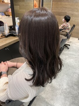 ビヨウシツ ポスタ モカベージュ　正木ゆかり