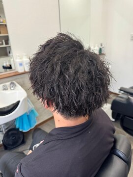 エイト(AITE) ベリーショート/ダークアッシュ/ニュアンスパーマ/韓国マッシュ