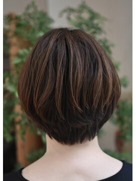 オルガ(orga) ソフトな丸さのショートボブ