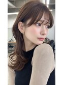 ミディアムレイヤーバタフライカットハッシュカットダークグレー
