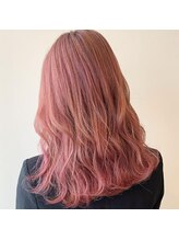 こだわりのカラー剤『エドル』で、どんな色も自由自在！目を奪われるほどの透明感が叶う