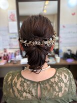 サロンドミナ(SALON DE MINA)&nbsp;ローポニーのカールヘアー