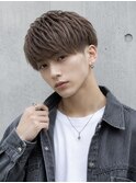 ブラウン爽やか束感マッシュショート刈り上げメンズ