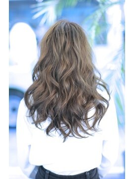 クールドセリエ 新宿南口店(Coeur de cellier) ブリーチ無し艶髪ハイベージュ