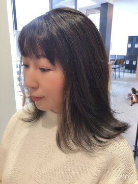 ティー リュクスボーテ(T LUXE BEAUTE) 外ハネレイヤーボブ／インナーハイライトカラー