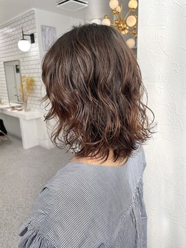 ロマーリ(LOMARLIE) ミディアムエアリーパーマ