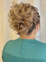 ミテ(MiTe)&nbsp;アレンジヘアセット　カールアップ　パーティーヘア　お呼ばれ