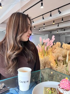 エイミーバイアフロート(amie by afloat) 大人女子◎コントラストハイライト×アッシュベージュ