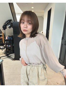 トレス(TRESS) レイヤーボブ くびれミディアム 外ハネぼぶ 大人ショート