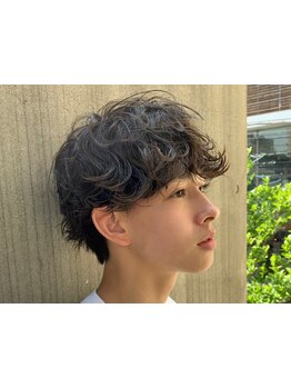 「これくらいがいい」そんなパーマ感を叶えるシャドウパーマ*学生~ビジネスマンの広い層に人気のデザイン◎