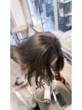 ロマリア(Lomalia) 【Lomalia表参道】パールグレージュ /シルキーベージュ