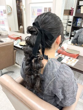 編み下ろしツインポニー