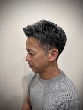 レオヘアワークス(LEO HAIR WORKS) アイロンパーマ　直毛消し　ビジネススタイル　新潟