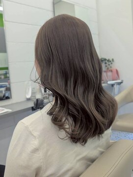 エニフォーイーストハム(Eni for eastham) 透明感アッシュグレージュ/レイヤーカット/ウェーブ