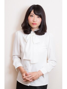 美容室 和 黒髪エレガントロブスタイル