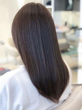 ミーティア バイ クアトロ(Meteor By QUATRO) 愛されベージュ×艶ストレート