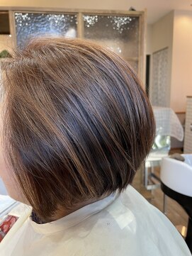 リビルーム(Rivi Room) スッキリボブ&明るめグレイカラー