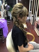 ヘアサロン ユニティ(Hair Salon Unity) 表編み裏編みミックスおさげスタイル