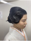 耳隠しシニヨン