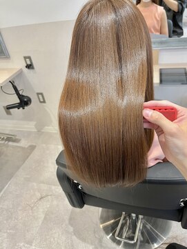 ネリネ 北千住駅東口学園通り前(Nerine) うる艶ロング