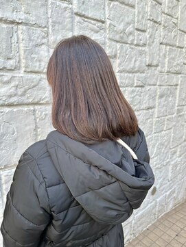 ラミ(L'ami) 艶感大人フェミニンミディアム/透明感サラサラヘア