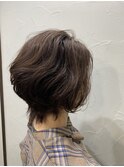 20代30代40代外ハネアッシュグレージュ肩ライン耳掛け
