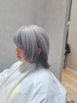 ユージヘアドレス(YOU-G HAIR Dress) ツートーンカラーマッシュウルフ