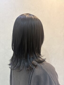 ミディアムレイヤースタイル