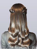 アールエーサロンモノクロ 秋葉原(RA SALON モノクロ) 【推し活ヘアメ】ねじりハーフツイン