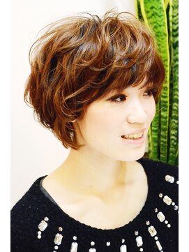 ユンタク(yuntaku) 甘辛ミックスでせめるショートボブ