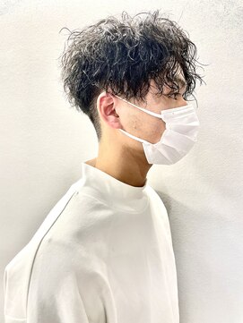 エクラヘア(ECLAT HAIR) ツイストスパイラルパーマ×センターパート