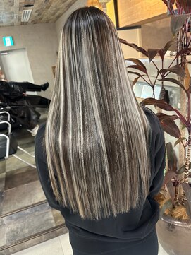 ネハス(nehus.) ハイライト